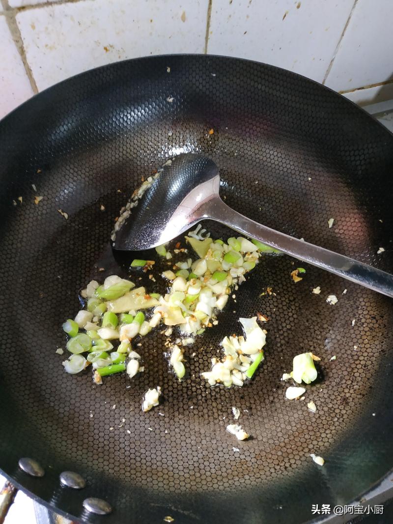 炖鸡翅的家常做法（手把手教你做）