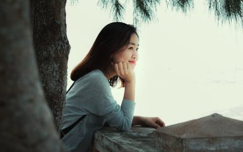 跟女人聊天说话的技巧_怎么去跟女孩子聊天