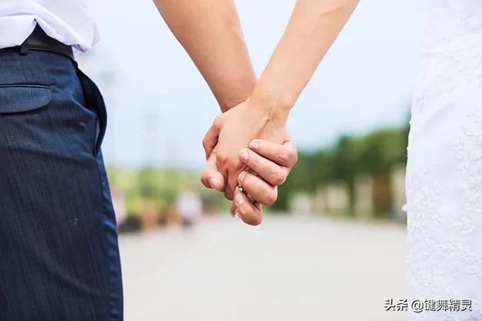 怎么向喜欢的女生合理表白_让她喜欢上我？